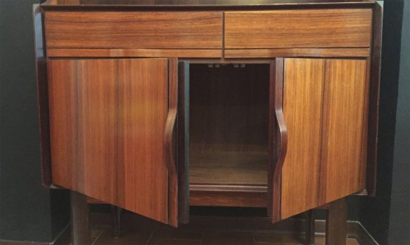 PICCOLA CREDENZA IN STILE GIANFRANCO FRATTINI