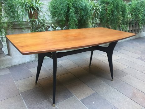 TAVOLO DA PRANZO IN ROVERE