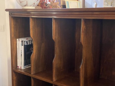 LIBRERIA A SCOMPARTI